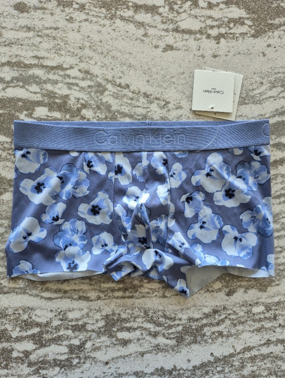 Calvin Klein Men's "Black" Low Rise Trunk Underwear New Size Medium - Picture 2 of 3